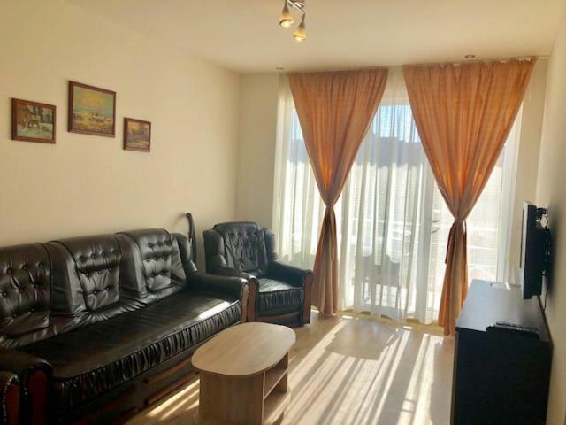Appartamento Mamaia Nord Năvodari Esterno foto